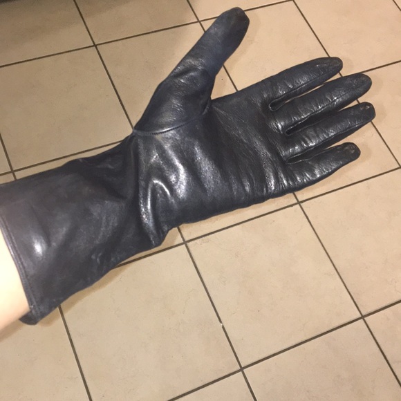 EUC 💯Gucci women’s Black Leather Gloves *7.5 - Picture 6 of 11